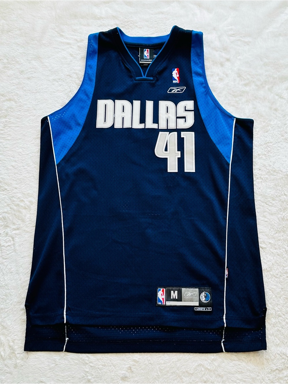 Vintage 2004 Dirk Nowitzki Dallas Mavericks Reebok Jersey Stitched Mens M L+2